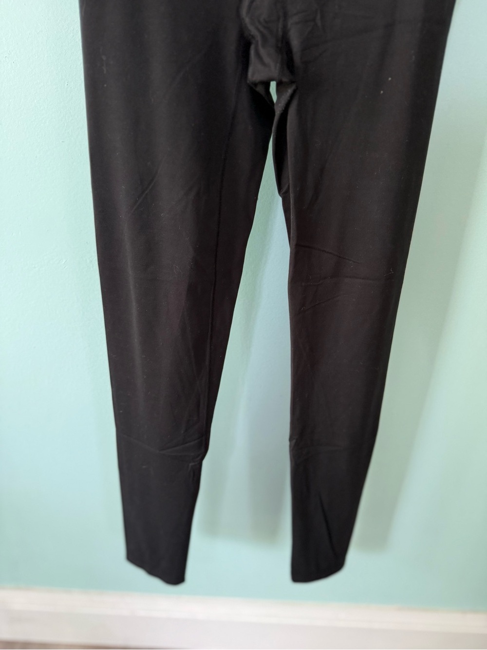 Spanx High-Waisted Shape Wear Black Leggings Size Medium - Picture 3 of 9